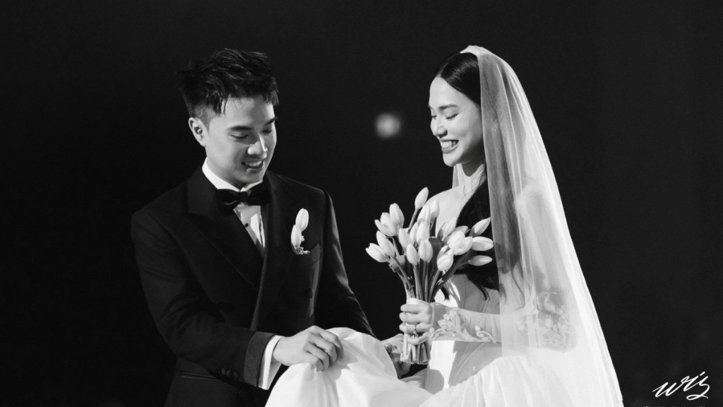 A traditional wedding brings its own set of pros and cons