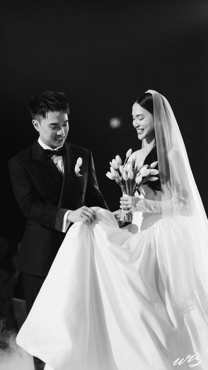 A traditional wedding brings its own set of pros and cons